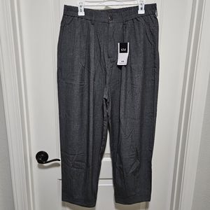 NWT Kidoriman Cropped Pants